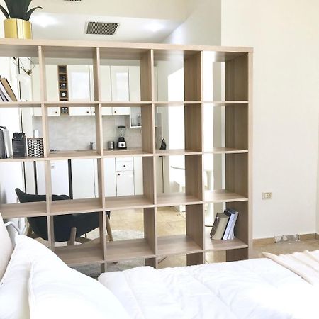 Bright And Spacious Loft By The Sea With Bomb Shelter Тель-Авив Экстерьер фото
