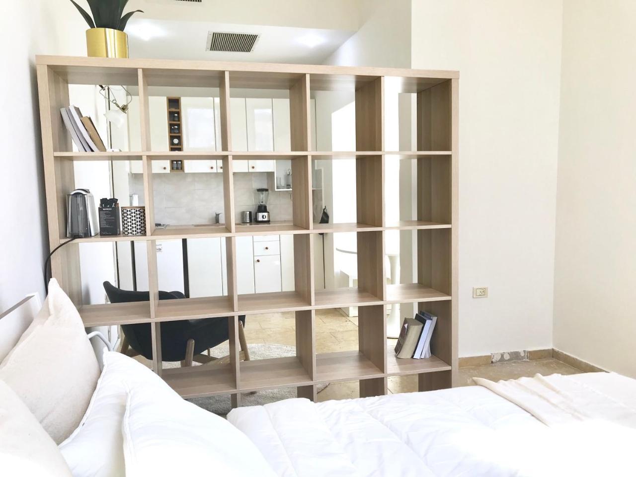 Bright And Spacious Loft By The Sea With Bomb Shelter Тель-Авив Экстерьер фото